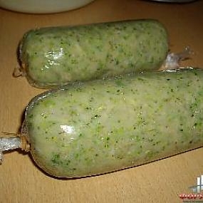 КУРИНАЯ КОЛБАСА С БРОККОЛИ