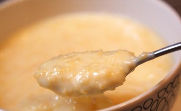 Кукурузная каша на молоке в мультиварке