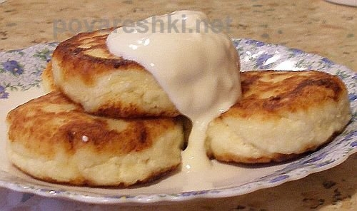 СЫРНИКИ С МОЛОЧНЫМ СОУСОМ, КАК В ДЕТСКОМ САДУ