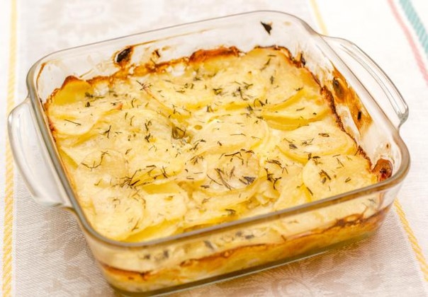 КАРТОШКА СО СМЕТАНОЙ И ЧЕСНОКОМ В ДУХОВКЕ