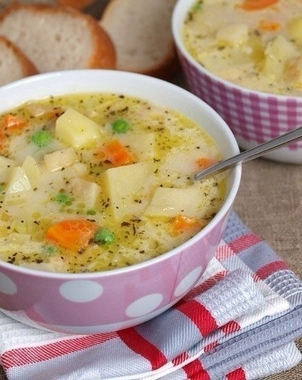 Молочный суп с овощами.
