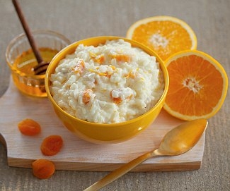 Рецепт рисовой каши на молоке с апельсиновым соусом Рецепт рисовой каши на молоке с апельсиновым соусом