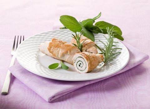 Куриные рулетики со шпинатом Куриные рулетики со шпинатом