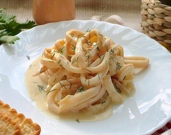 КАК ВКУСНО ПРИГОТОВИТЬ КАЛЬМАРОВ? Все дело - в соусе! Недорого, быстро, аппетитно!