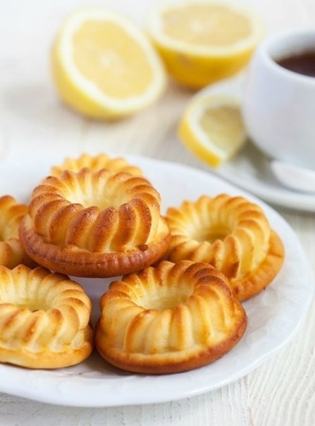 Нежные творожные кексики с лимоном.
