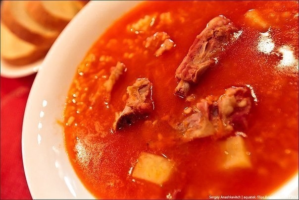 Турецкий суп с булгуром и копченными ребрышками.
