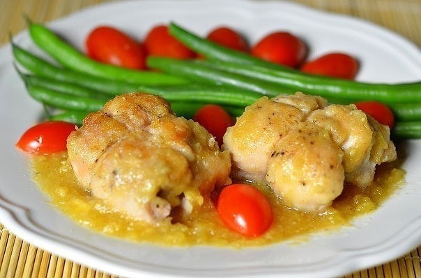 Филе голени цыплят с сыром и ананасом в ананасовом соусе.