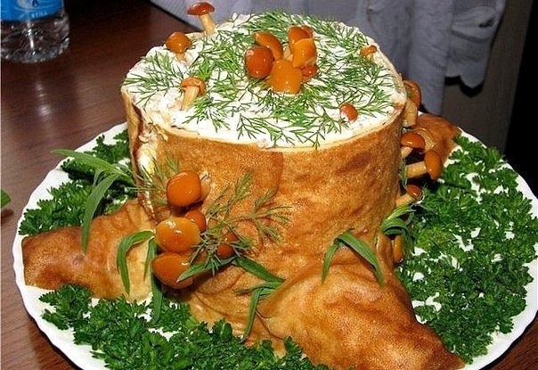 Салат-рулет &laquo;Пенёк&raquo;, вкусно украсит праздничный стол!