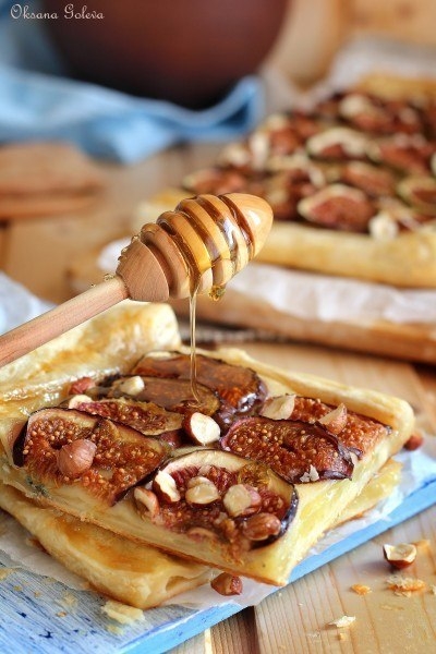 Пирог с инжиром и сыром.
