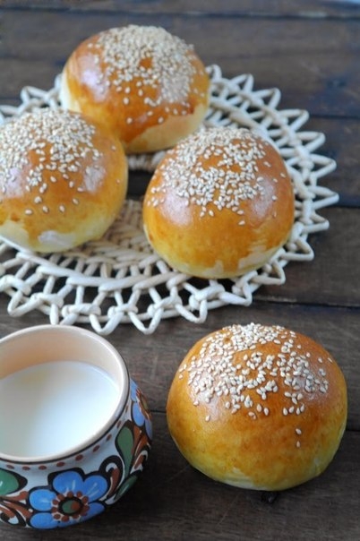 Булочки, фаршированные мясом и грибами.