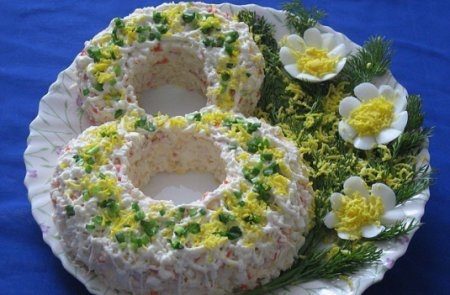 Салат из крабовых палочек к 8 марта.