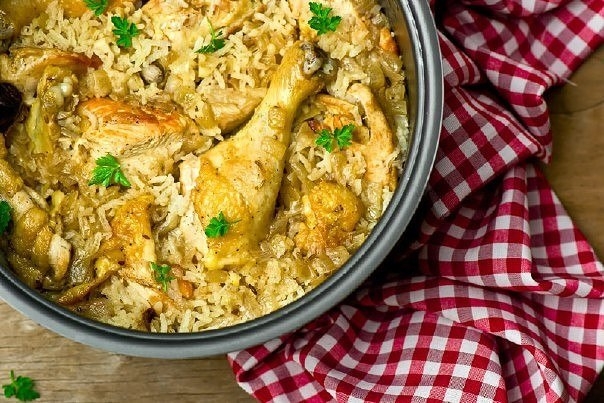 Плов с курицей и финиками в мультиварке(рецепт Джейми Оливера).