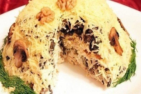 Салат "Сказочный муровейник" Салат "Сказочный муровейник"