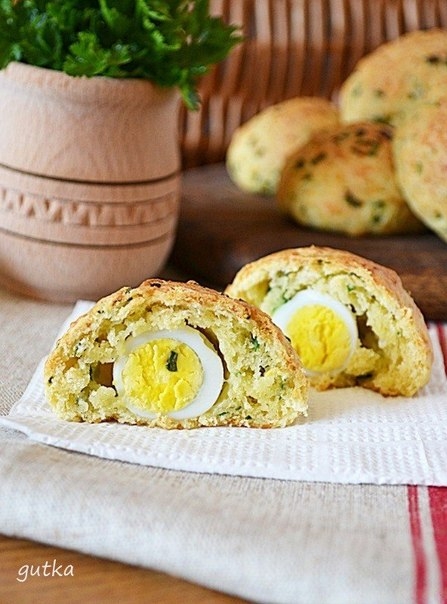 Сырные булочки с яйцом Сырные булочки с яйцом