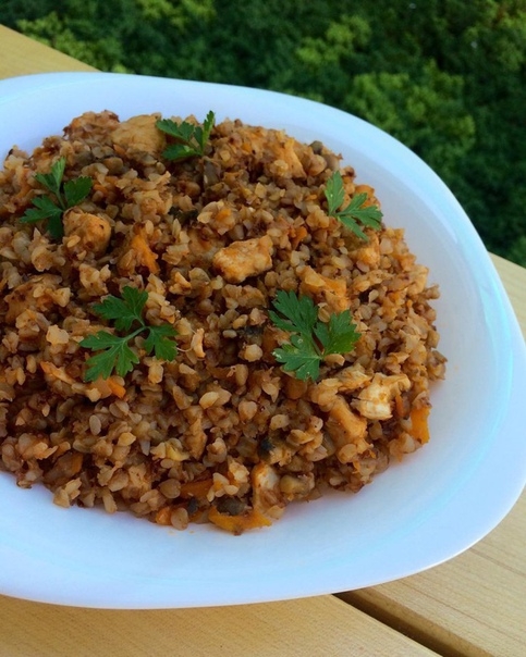 ГРЕЧКА ПО-КУПЕЧЕСКИ С КУРИЦЕЙ И ГРИБАМИ