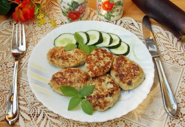 КУРИНЫЕ КОТЛЕТЫ С БАКЛАЖАНАМИ КУРИНЫЕ КОТЛЕТЫ С БАКЛАЖАНАМИ