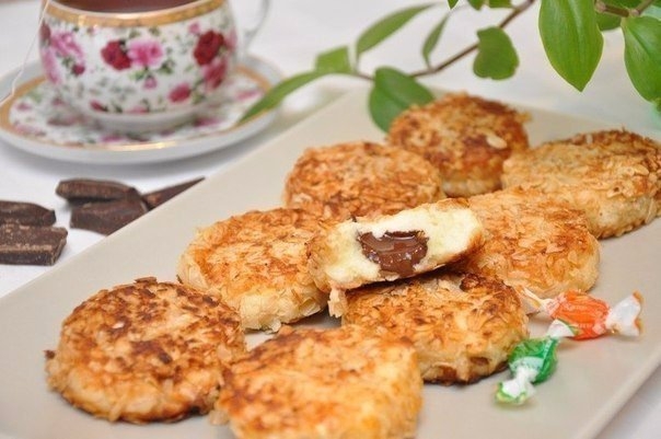 СЫРНИКИ С ШОКОЛАДОМ В ОВСЯНКЕ