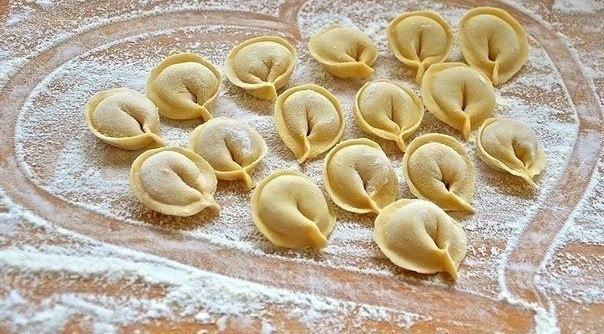 ВКУСНОЕ ТЕСТО ДЛЯ ПЕЛЬМЕНЕЙ И ВАРЕНИКОВ
