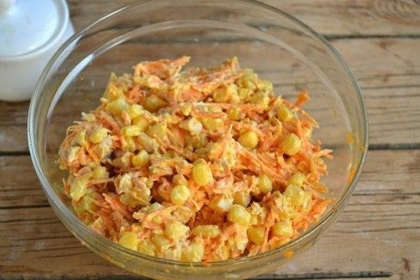 САЛАТ С КОРЕЙСКОЙ МОРКОВКОЙ И КУРОЧКОЙ