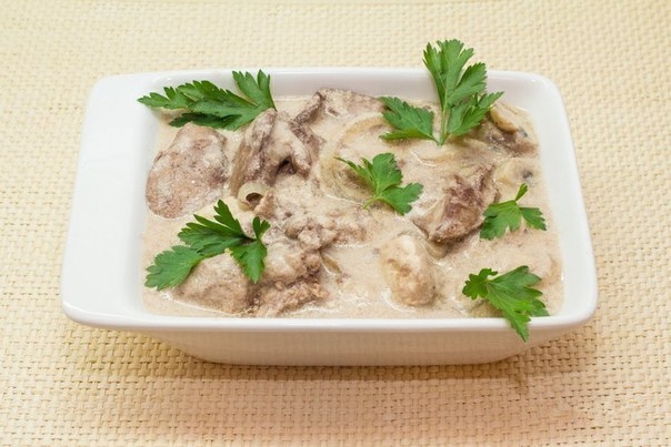СОЧНАЯ КУРИНАЯ ПЕЧЕНЬ С ГРИБАМИ В СЛИВКАХ СОЧНАЯ КУРИНАЯ ПЕЧЕНЬ С ГРИБАМИ В СЛИВКАХ