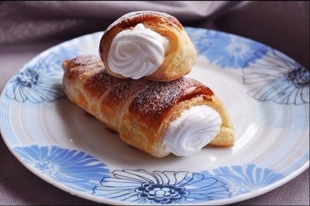 СЛАДКИЕ ТРУБОЧКИ С БЕЛКОВЫМ КРЕМОМ