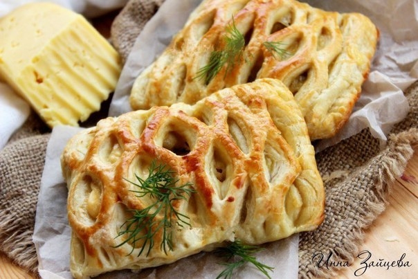 СЛОЙКИ С КУРИЦЕЙ ИЗ СЛОЕНОГО ТЕСТА