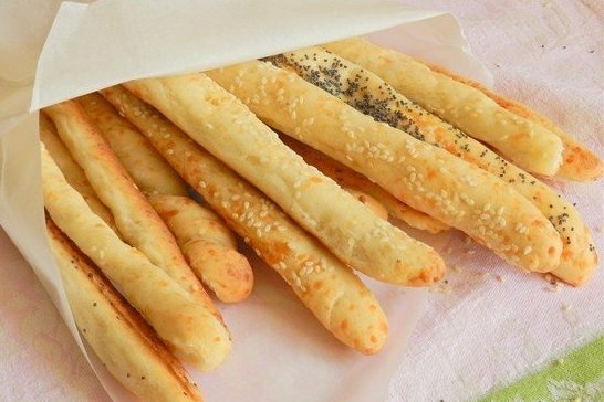 Как сделать хлебные палочки с сыром!