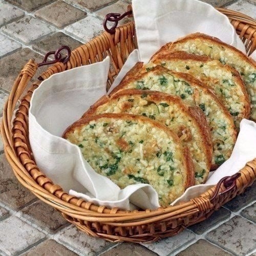 Хлеб, запеченный с чесноком!