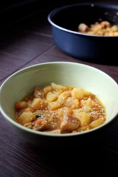 ЖАРКОЕ ИЗ СВИНИНЫ С КАРТОФЕЛЕМ :)