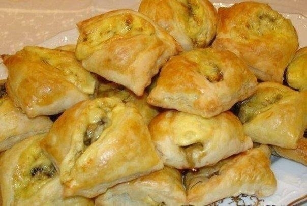 ЗАКУСОЧНЫЕ ПИРОЖКИ С ГРИБАМИ И СЫРОМ :)