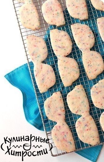 МИНДАЛЬНОЕ ПЕЧЕНЬЕ С КОНФЕТТИ МИНДАЛЬНОЕ ПЕЧЕНЬЕ С КОНФЕТТИ