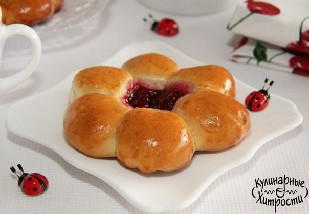 БУЛОЧКИ" ЦВЕТОЧКИ С ВИШНЕЙ"