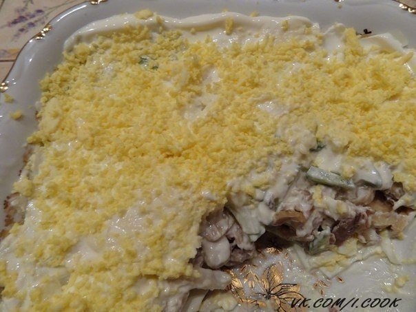 САЛАТ ИЗ КУРИНОГО ФИЛЕ, ОГУРЦОВ И ШАМПИНЬОНОВ
