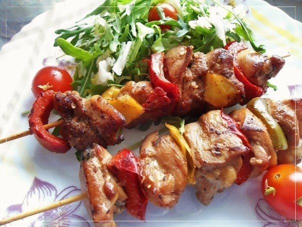 Куриные шашлычки с маринованным перцем.