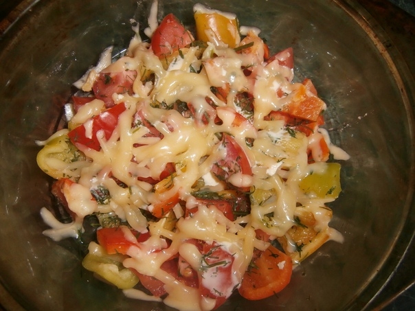 ТЕПЛЫЙ ОВОЩНОЙ САЛАТ С СЫРОМ