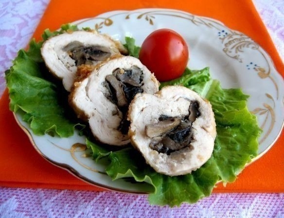 СОЧНЫЕ КУРИНЫЕ РУЛЕТИКИ С ГРИБАМИ