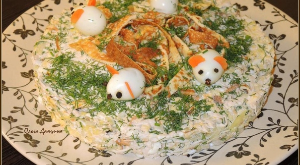 Салат с капустой и блинчиками