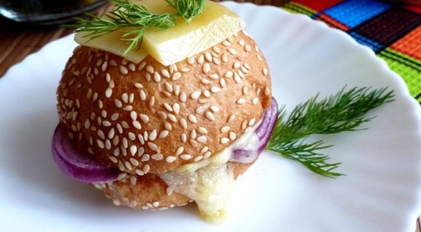 Теплый бутерброд с шампиньоном и сыром