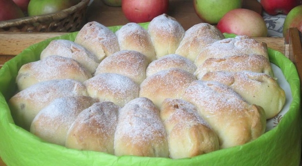 Яблочный пирог из булочек