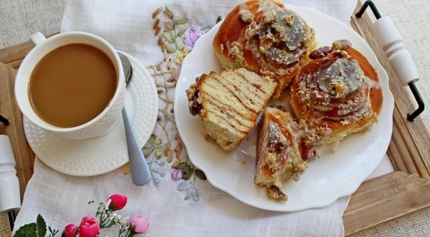 &laquo;Cinnabon (Синнабон)&raquo;с глазурью из белого шоколада и орехами
