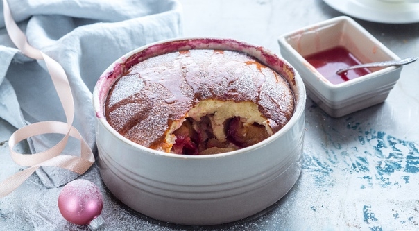 Манная фруктовая запеканка с грушами и сливами Манная фруктовая запеканка с грушами и сливами