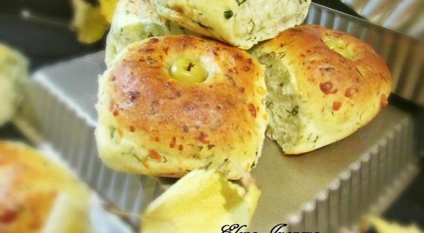 Сырные булочки с укропом и оливками Сырные булочки с укропом и оливками