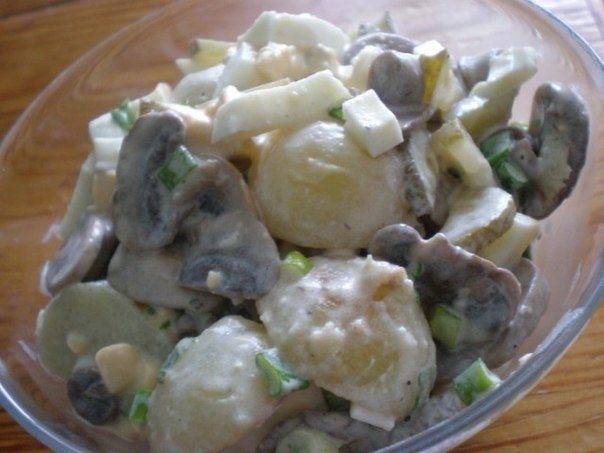 Картофельный салат с шампиньонами