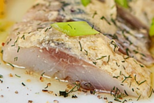 Сельдь закусочная под горчичной заливкой Сельдь закусочная под горчичной заливкой