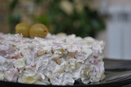 Салат «Венеция» с курицей и ветчиной Салат «Венеция» с курицей и ветчиной