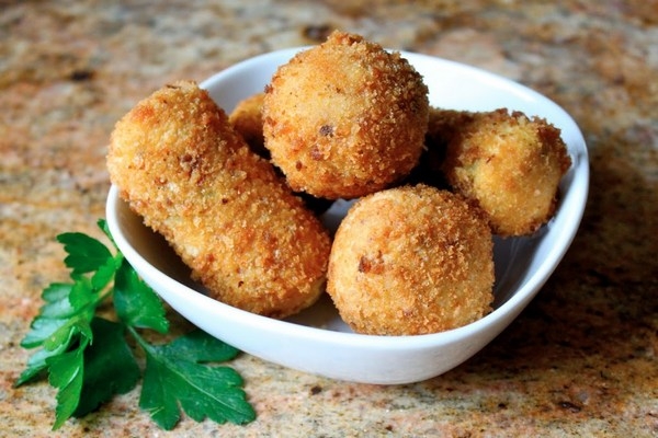 Крокеты из картофеля с грибами и сыром Крокеты из картофеля с грибами и сыром