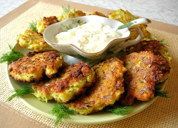 Соленые сырники с кабачком и укропом Соленые сырники с кабачком и укропом