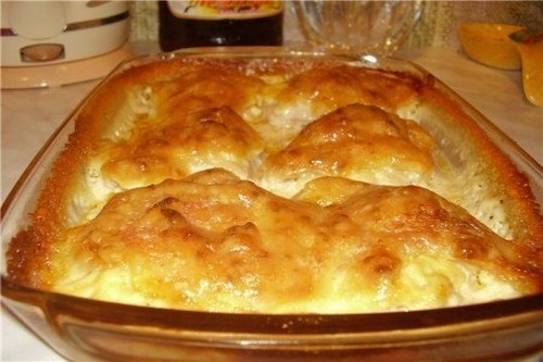 Куриные бедрышки с чесноком, запеченные под сыром Куриные бедрышки с чесноком, запеченные под сыром