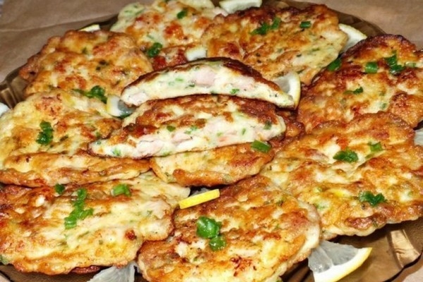 Куриные котлеты по-французски с зеленым луком Куриные котлеты по-французски с зеленым луком