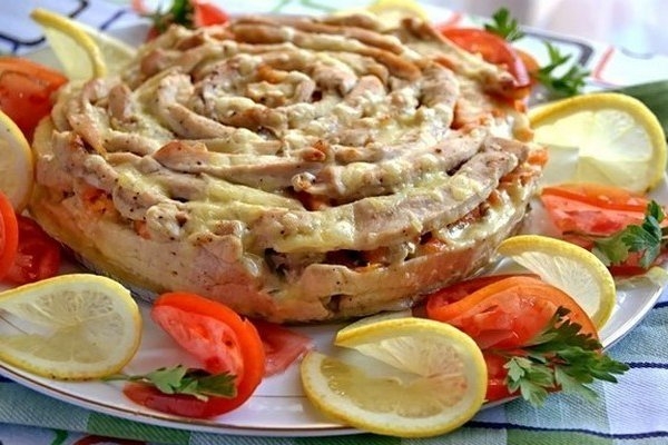Пирог «Чайная роза» с курицей и грибами Пирог «Чайная роза» с курицей и грибами